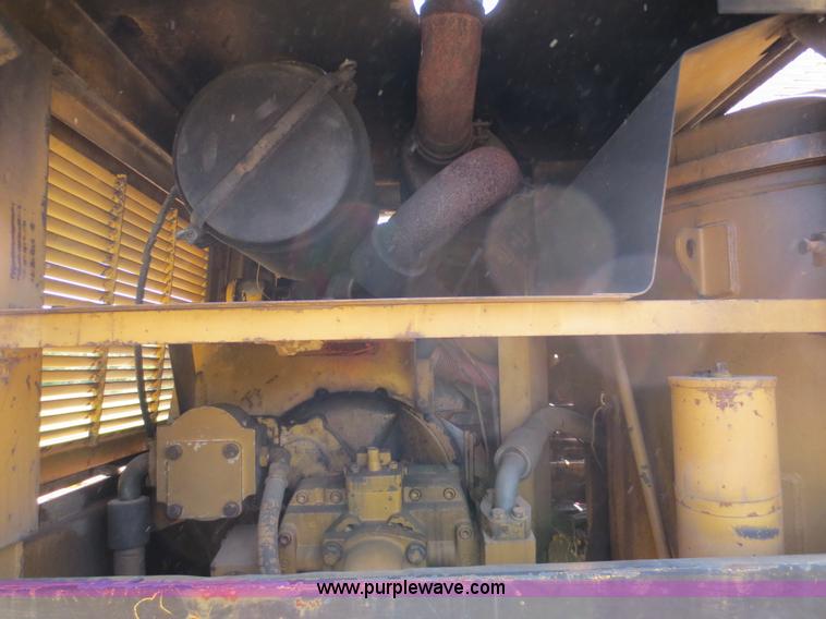 image for item D5864 1986 Caterpillar 225 excavator