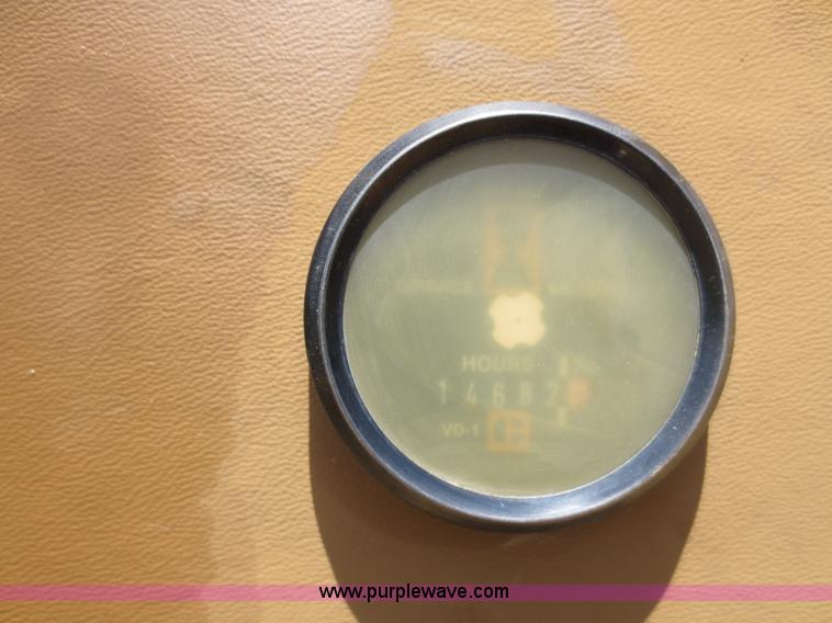 image for item D5864 1986 Caterpillar 225 excavator