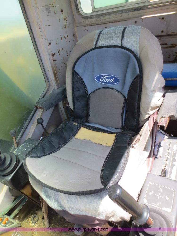 image for item D5864 1986 Caterpillar 225 excavator