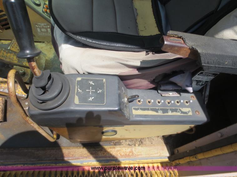 image for item D5864 1986 Caterpillar 225 excavator