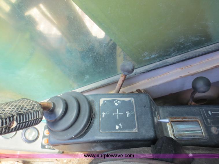 image for item D5864 1986 Caterpillar 225 excavator