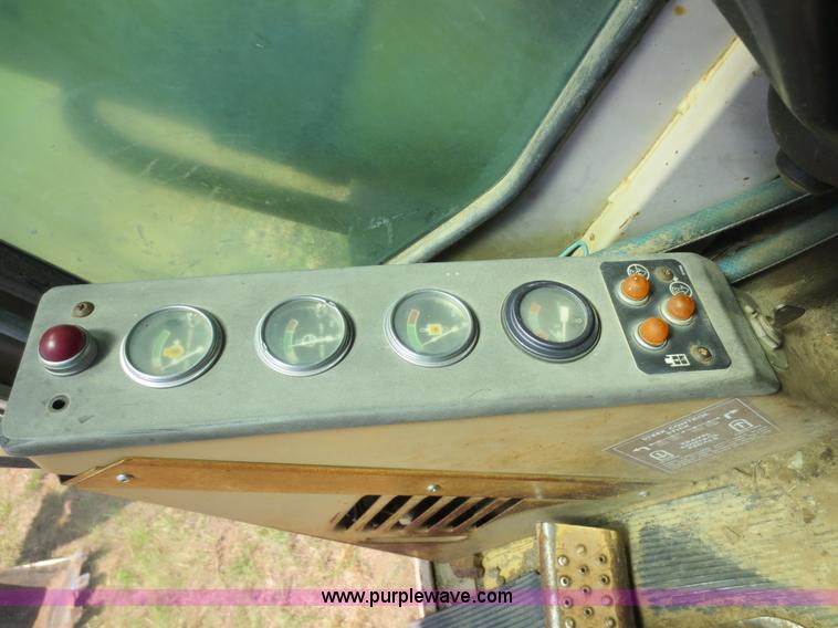 image for item D5864 1986 Caterpillar 225 excavator