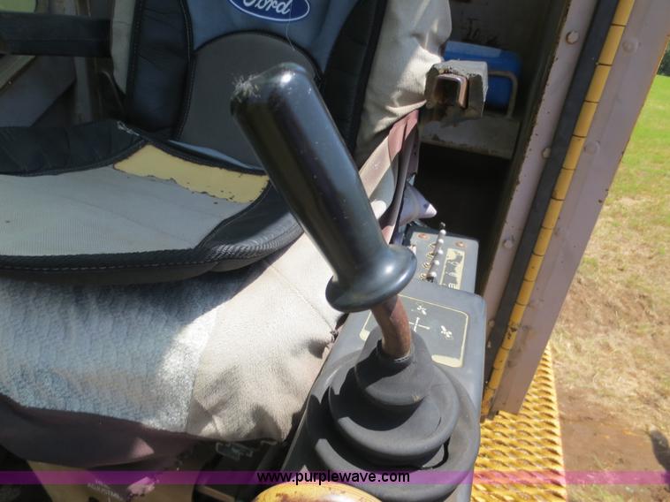 image for item D5864 1986 Caterpillar 225 excavator