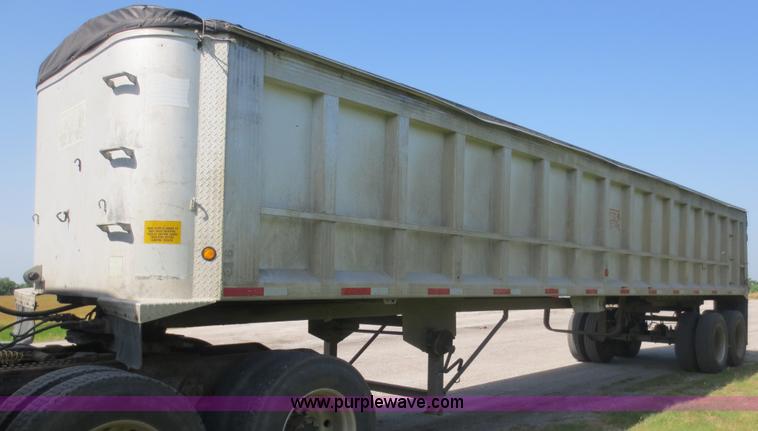 image for item D5867 1989 Travis end dump trailer