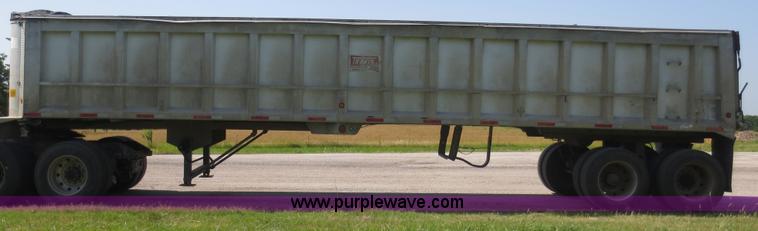 image for item D5867 1989 Travis end dump trailer