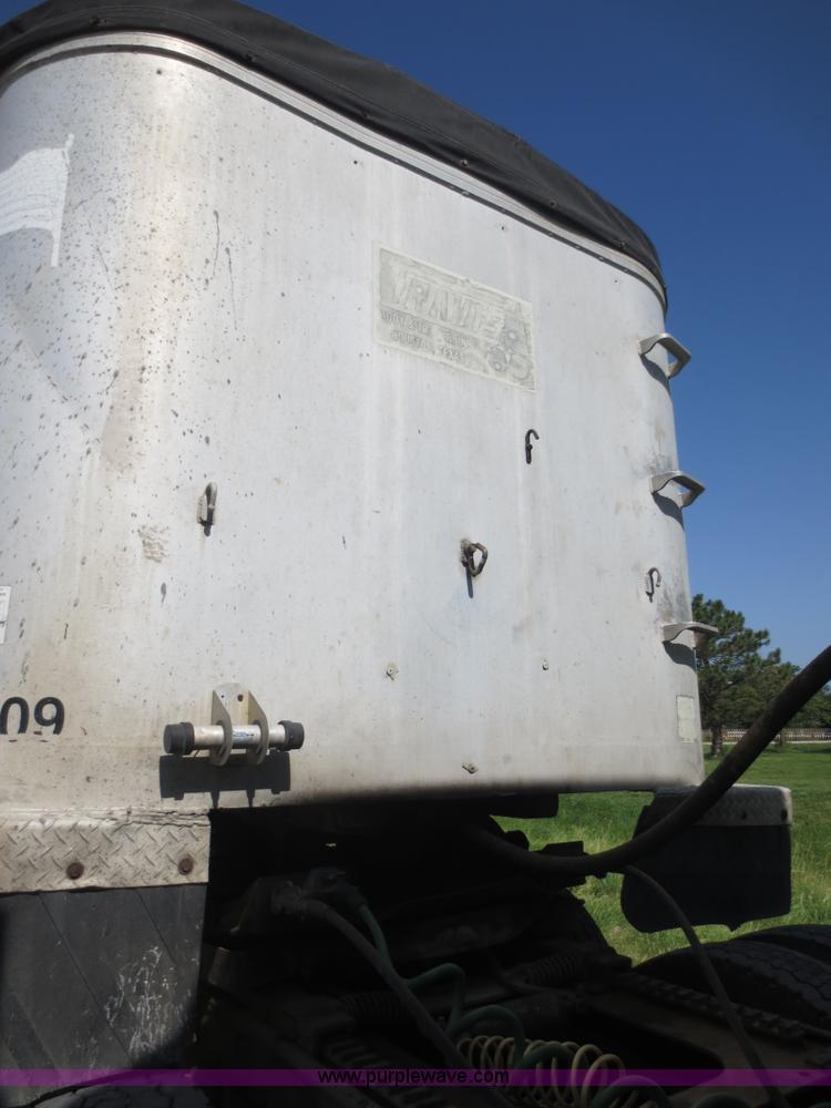 image for item D5867 1989 Travis end dump trailer