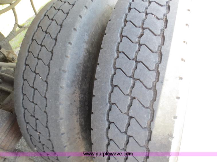 image for item D5867 1989 Travis end dump trailer