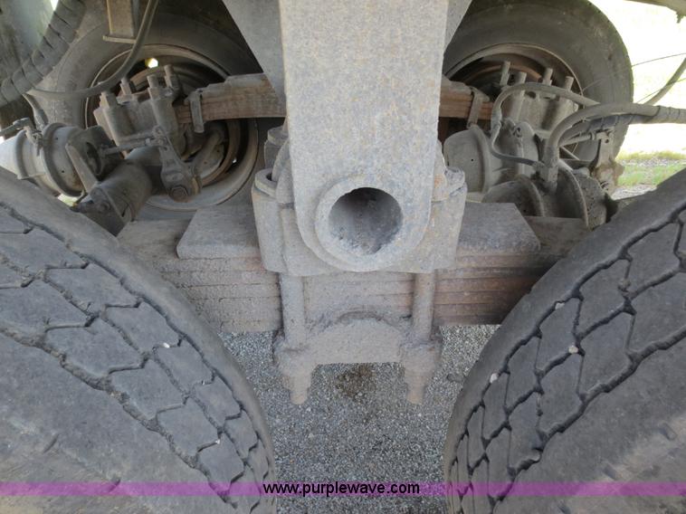 image for item D5867 1989 Travis end dump trailer