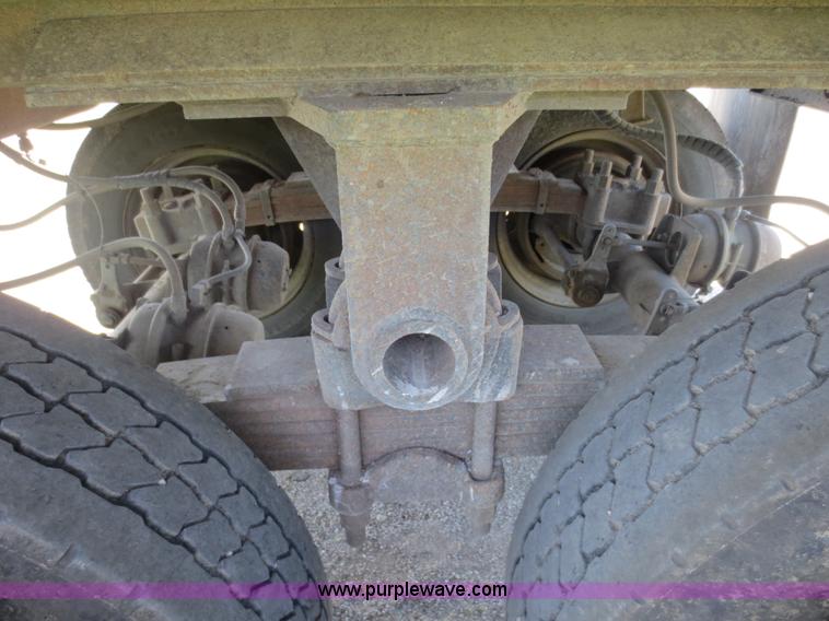 image for item D5867 1989 Travis end dump trailer