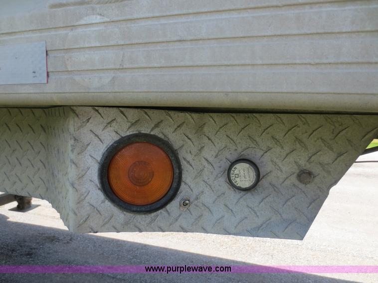 image for item D5867 1989 Travis end dump trailer