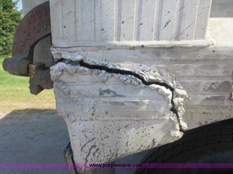image for item D5867 1989 Travis end dump trailer