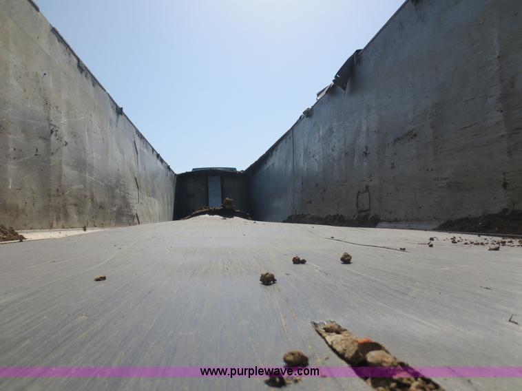 image for item D5867 1989 Travis end dump trailer
