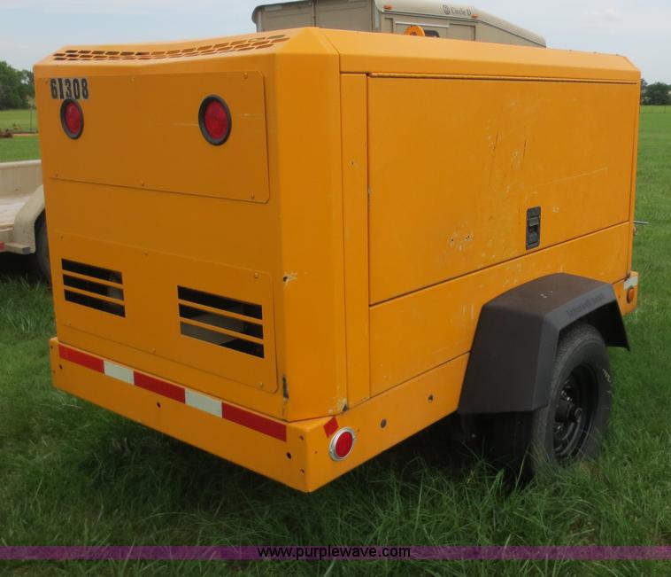 image for item D5982 2004 Ingersoll Rand air compressor