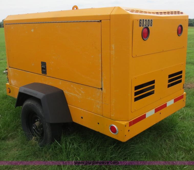 image for item D5982 2004 Ingersoll Rand air compressor