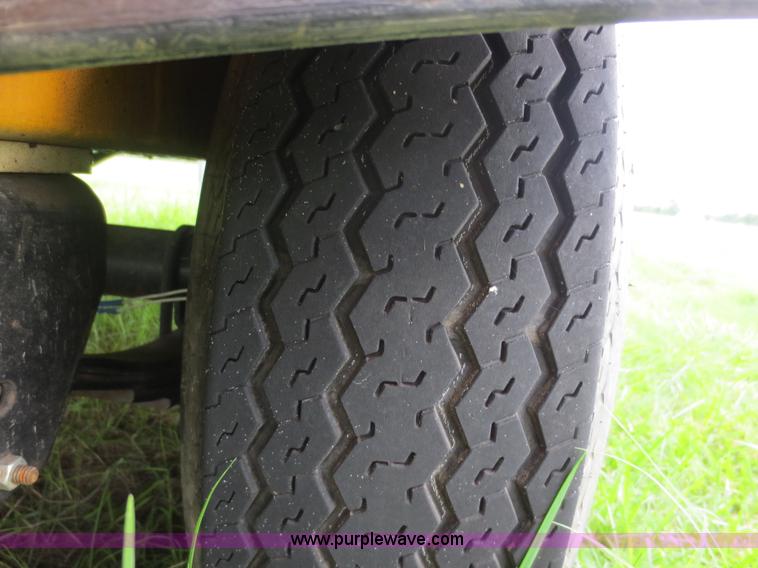 image for item D5982 2004 Ingersoll Rand air compressor