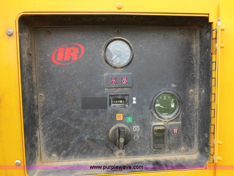 image for item D5982 2004 Ingersoll Rand air compressor