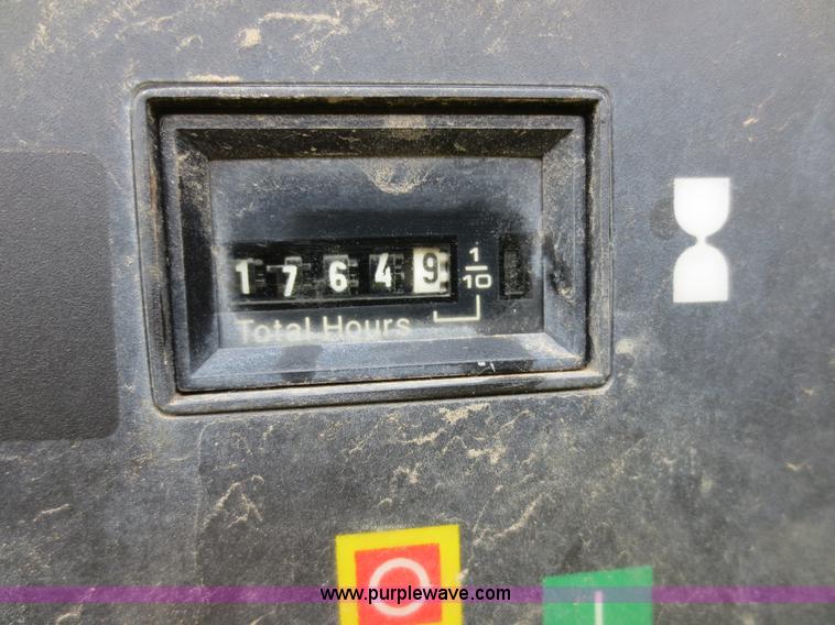 image for item D5982 2004 Ingersoll Rand air compressor