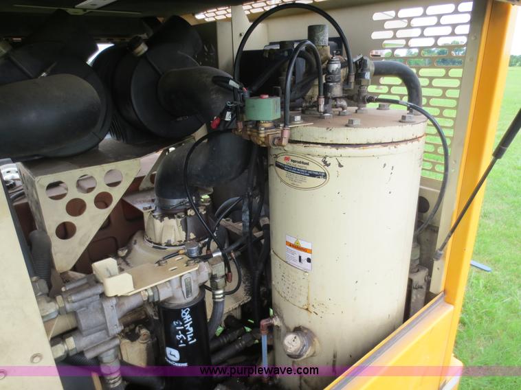 image for item D5982 2004 Ingersoll Rand air compressor