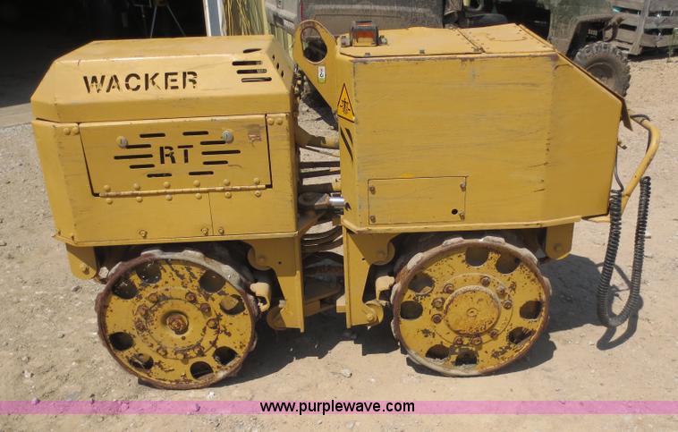 image for item D5985 1997 Wacker RT820 vibrating trench compactor