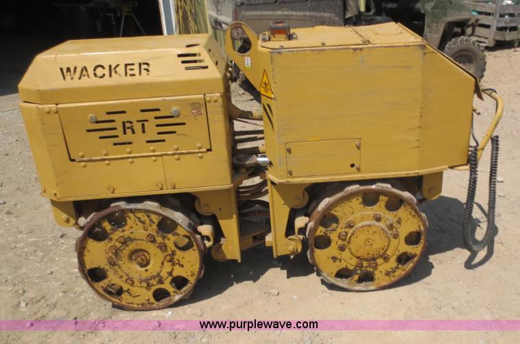 image for item D5985 1997 Wacker RT820 vibrating trench compactor