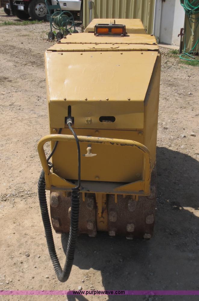 image for item D5985 1997 Wacker RT820 vibrating trench compactor