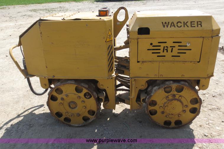 image for item D5985 1997 Wacker RT820 vibrating trench compactor