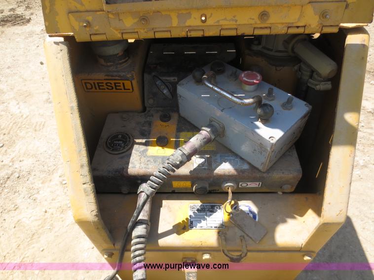 image for item D5985 1997 Wacker RT820 vibrating trench compactor