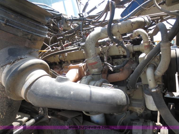 image for item D5987 1989 Ford L9000 vacuum truck