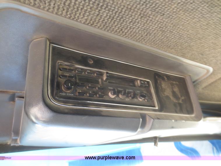 image for item D5987 1989 Ford L9000 vacuum truck