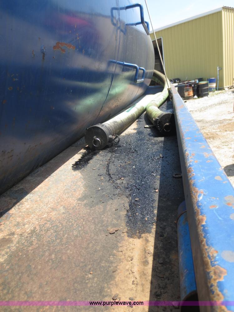 image for item D5987 1989 Ford L9000 vacuum truck