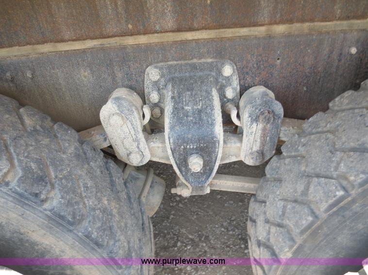 image for item D5987 1989 Ford L9000 vacuum truck