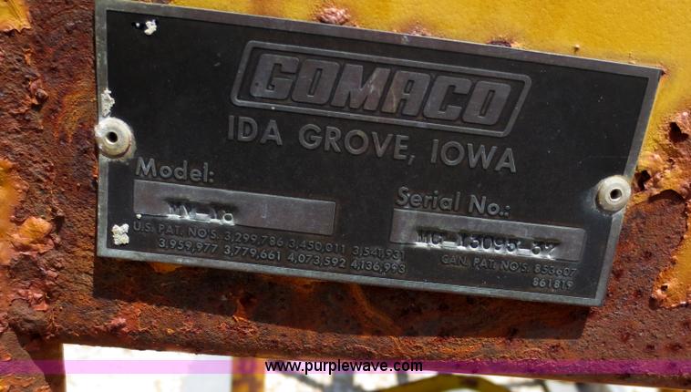 image for item D5988 (2) Gomaco concrete screed