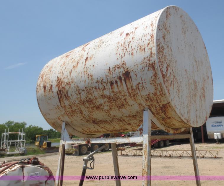 image for item D5990 (2) 500 gallon steel tanks