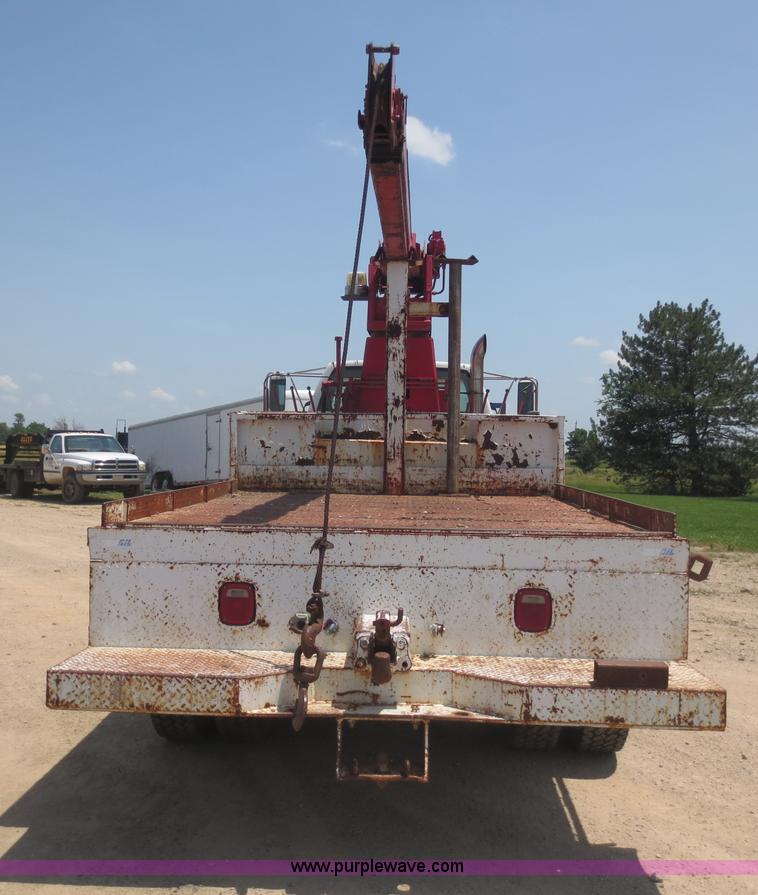 image for item D5992 1994 GMC TopKick boom truck