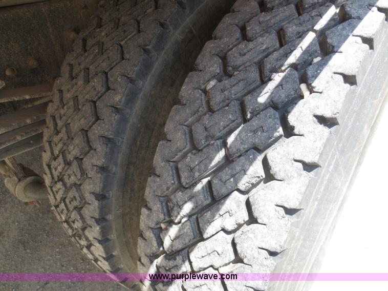 image for item D5992 1994 GMC TopKick boom truck