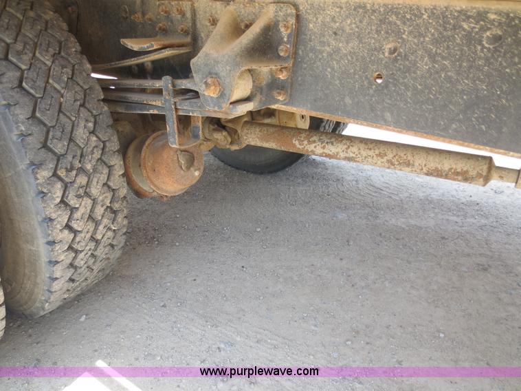 image for item D5992 1994 GMC TopKick boom truck