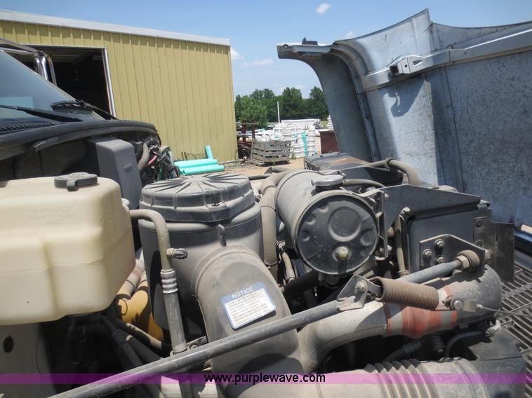 image for item D5992 1994 GMC TopKick boom truck