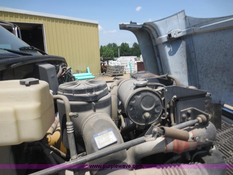 image for item D5992 1994 GMC TopKick boom truck