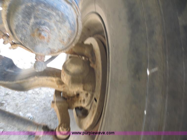 image for item D5992 1994 GMC TopKick boom truck