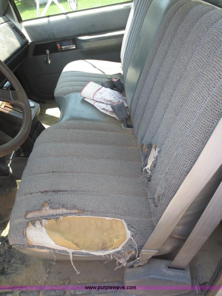 image for item D5992 1994 GMC TopKick boom truck