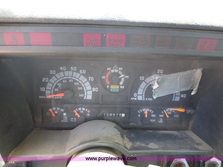 image for item D5992 1994 GMC TopKick boom truck