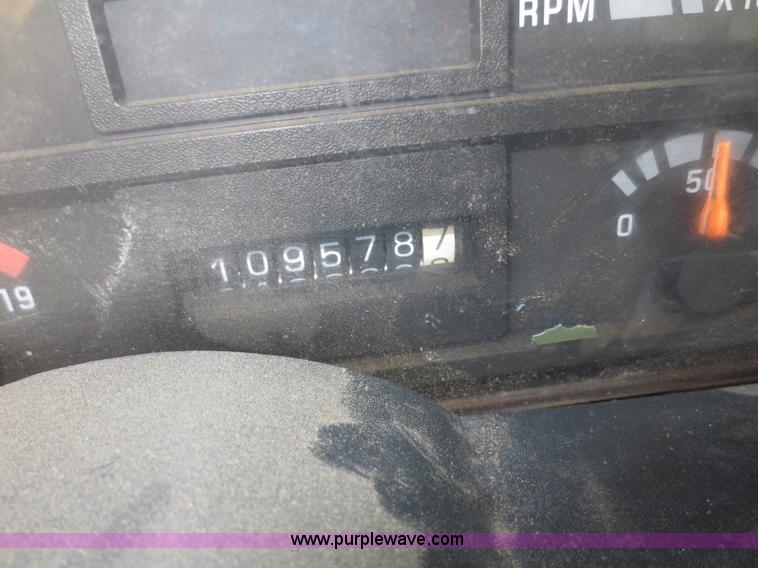 image for item D5992 1994 GMC TopKick boom truck