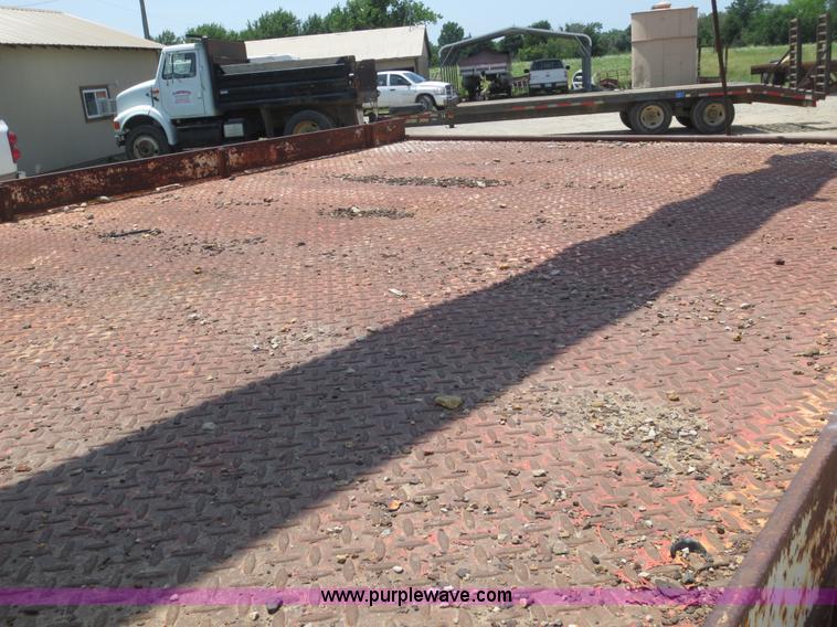 image for item D5992 1994 GMC TopKick boom truck