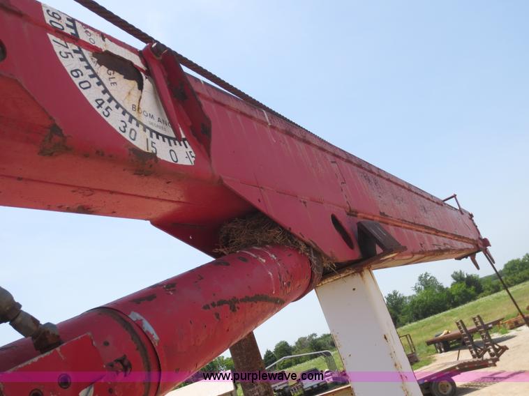 image for item D5992 1994 GMC TopKick boom truck