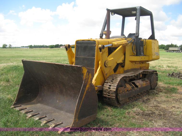 image for item D8388 1978 John Deere 755A track loader