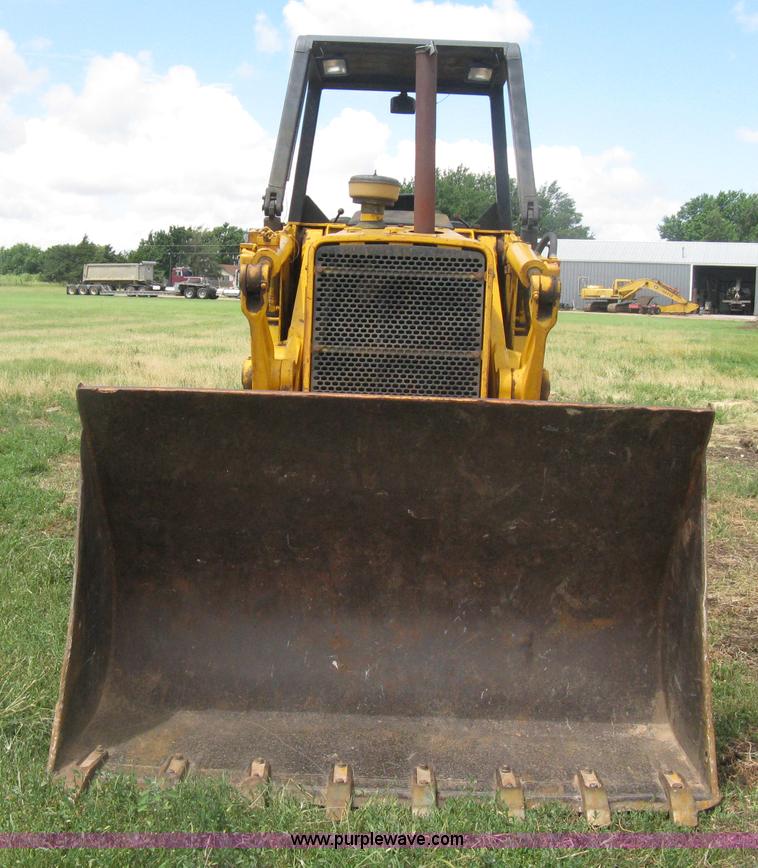 image for item D8388 1978 John Deere 755A track loader