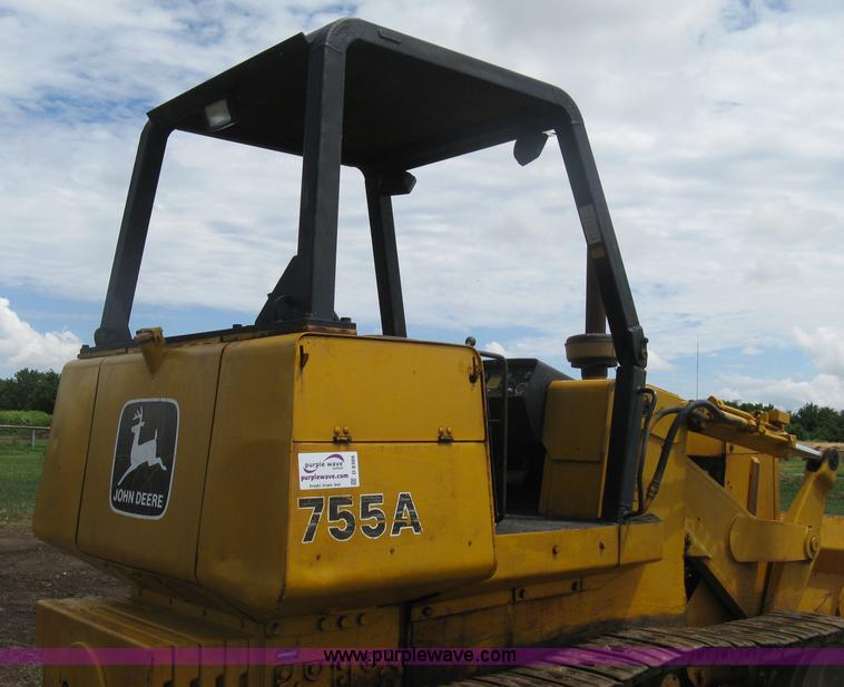 image for item D8388 1978 John Deere 755A track loader