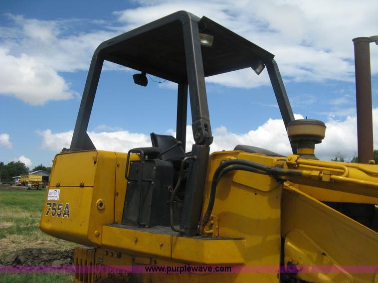 image for item D8388 1978 John Deere 755A track loader