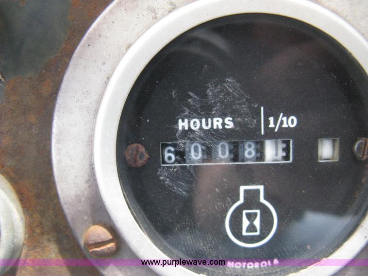 image for item D8388 1978 John Deere 755A track loader