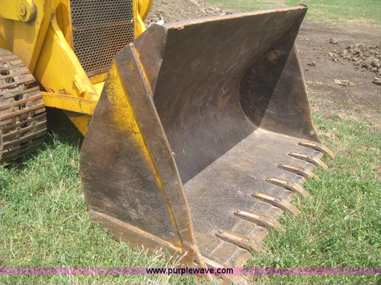 image for item D8388 1978 John Deere 755A track loader